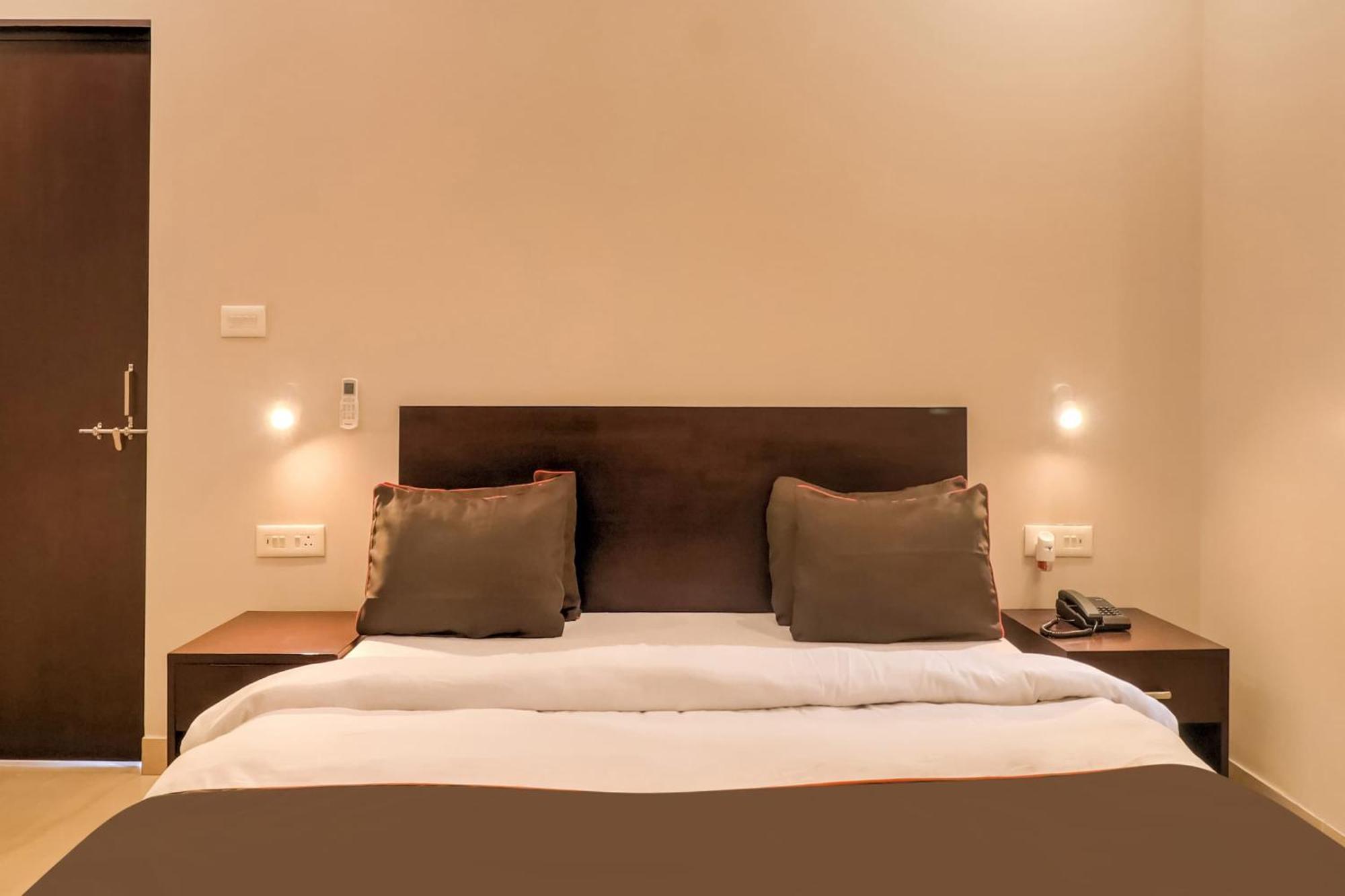 Townhouse Amaraa Farms Near Lulu Hypermarket Lakhnaú Exteriér fotografie
