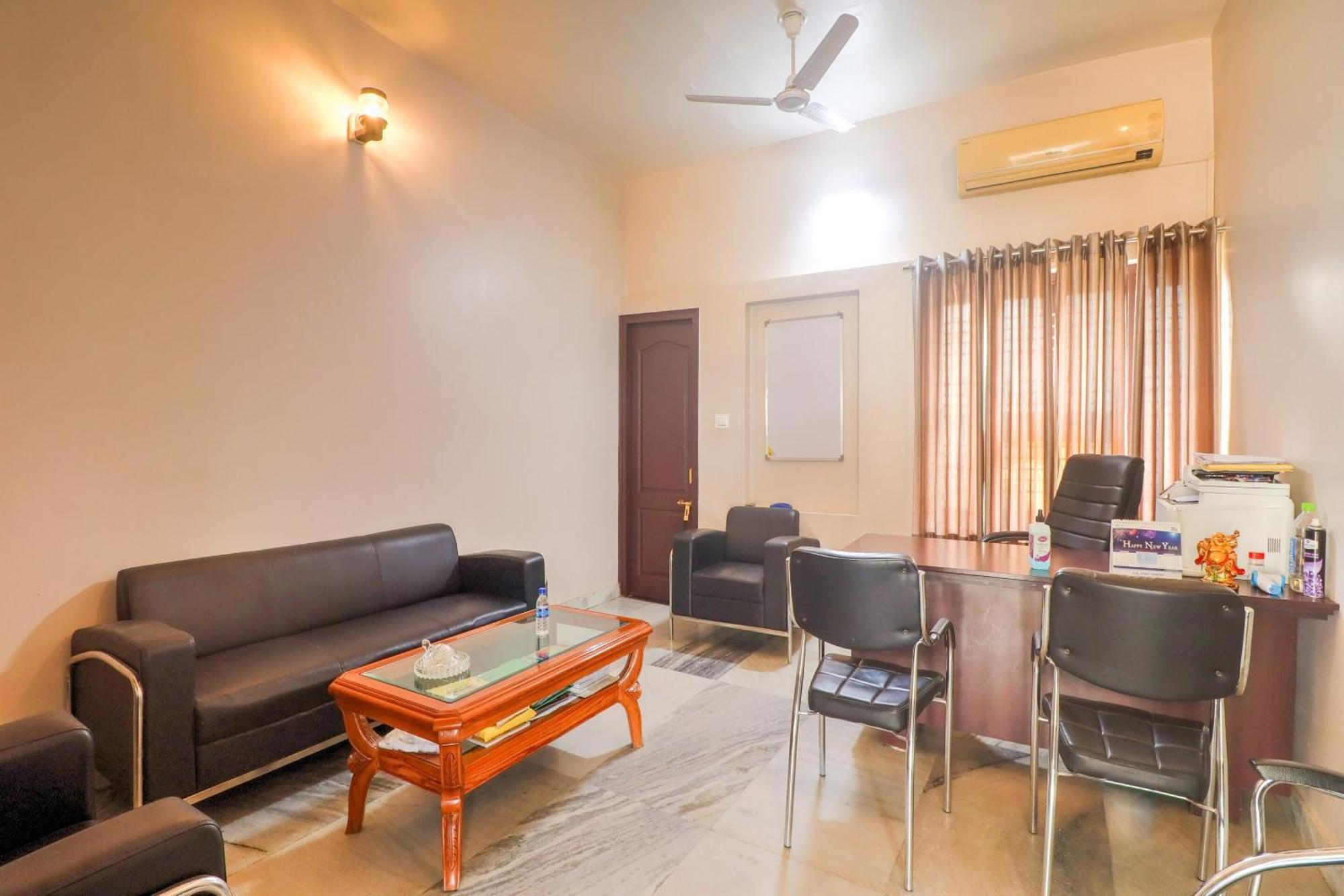 Townhouse Amaraa Farms Near Lulu Hypermarket Lakhnaú Exteriér fotografie
