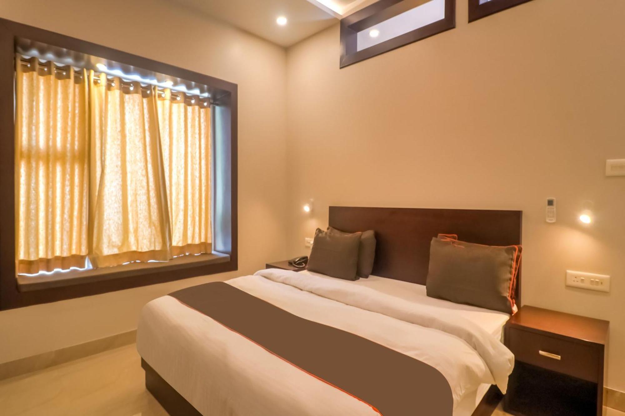 Townhouse Amaraa Farms Near Lulu Hypermarket Lakhnaú Exteriér fotografie