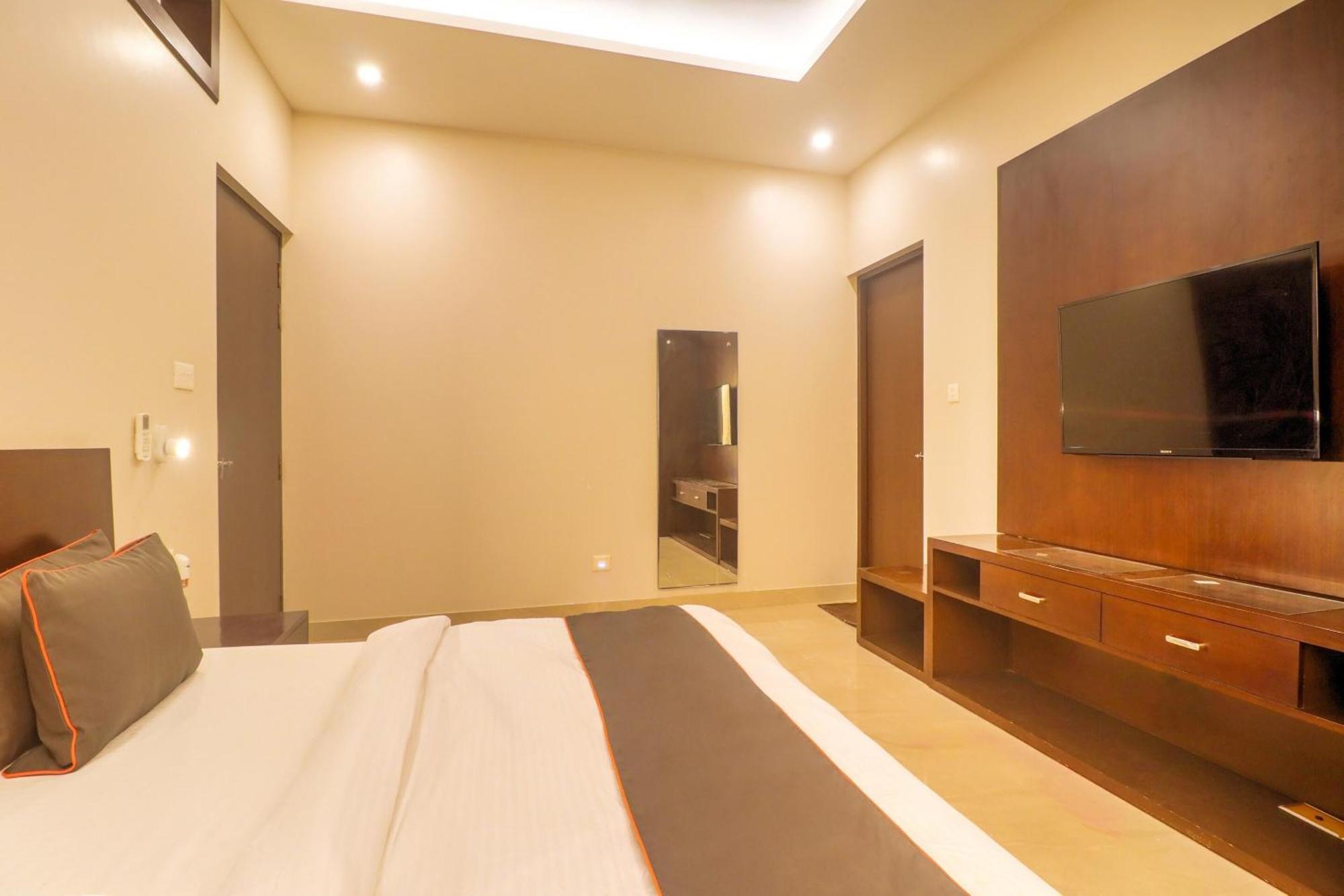 Townhouse Amaraa Farms Near Lulu Hypermarket Lakhnaú Exteriér fotografie