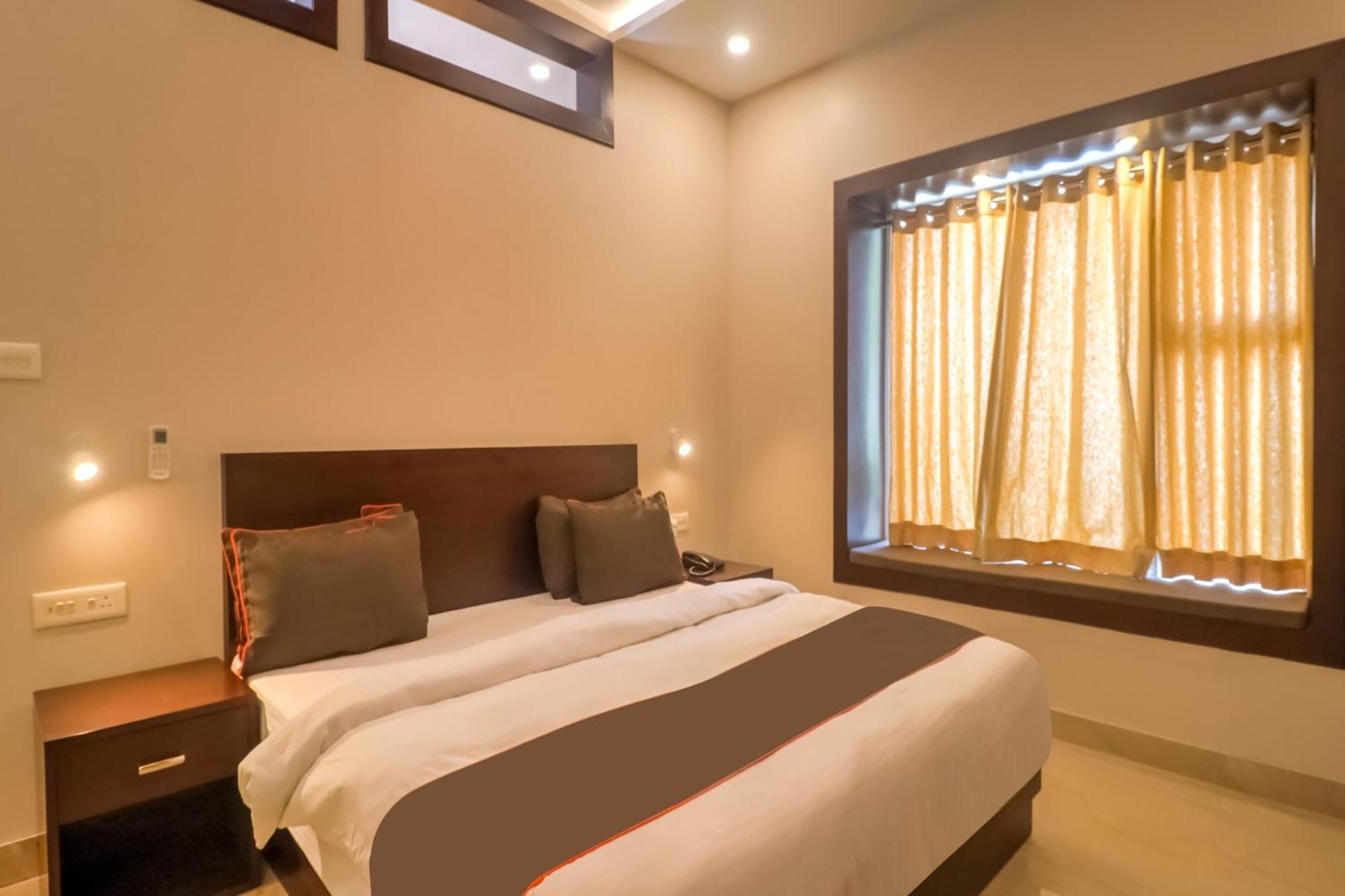 Townhouse Amaraa Farms Near Lulu Hypermarket Lakhnaú Exteriér fotografie
